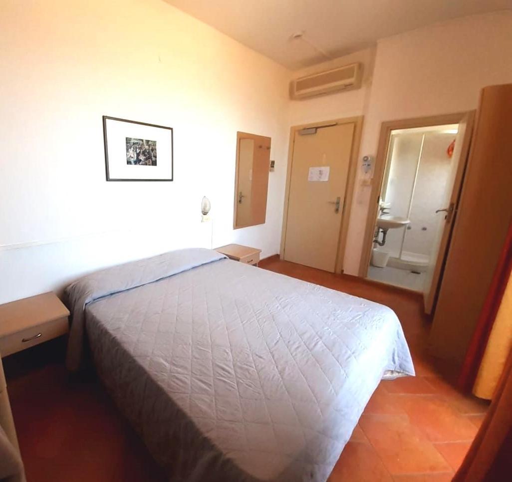 Hotel Salsedine " 5 Mt From The Beach ! " Rimini Exterior photo